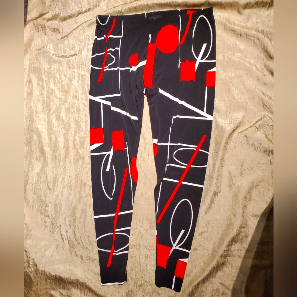 8. NWT Marallis Leggings